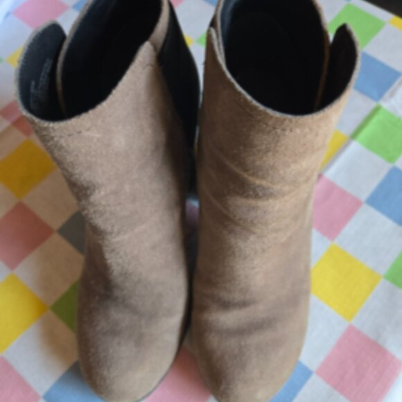 Kenneth Cole Reaction "Might Make It" Booties – Women's Size [6.5M], Gray - Picture 4 of 6